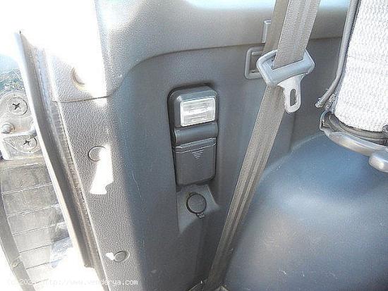 Linterna del Mitsubishi Montero