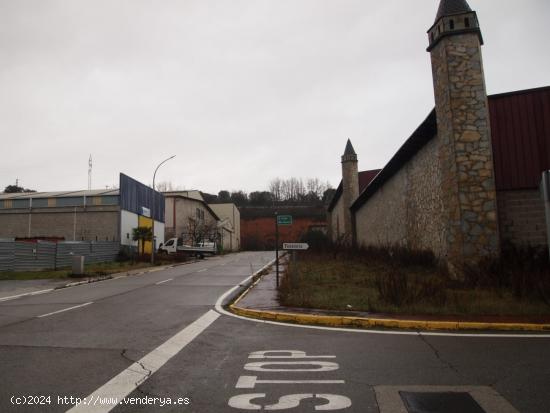 SE VENDE NAVE INDUSTRIAL EN EL POLÍGONO DE TORAL DE LOS VADOS - LEON