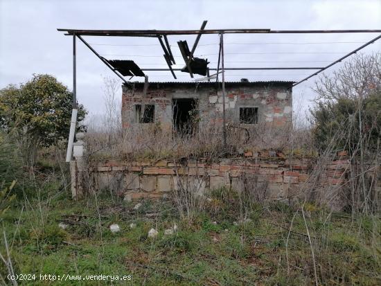 SE VENDE TERRENO RUSTICO CON POZO Y EDIFICACION EN FUENTESNUEVAS - LEON