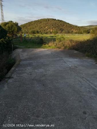 Parcela Rústica en Naveros a pie de carretera. - CADIZ