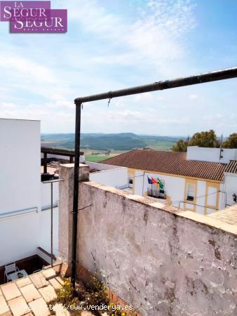 Casa de pueblo para reformar en Medina Sidonia - CADIZ