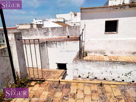 Casa de pueblo para reformar en Medina Sidonia - CADIZ