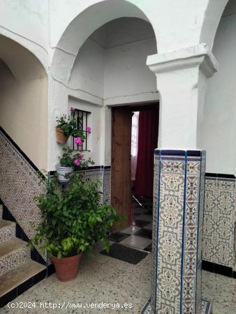 MAGNIFICA CASA DE PUEBLO ESTILO ANDALUZ - CADIZ