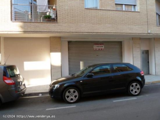 LOCAL COMERCIAL CON FACHADA DE 8 METROS APROX. - BARCELONA