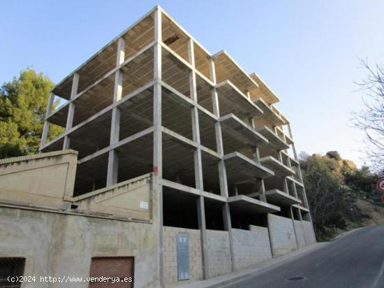  EDIFICIO EN CONSTRUCCIÓN EN TORTOSA - TARRAGONA 