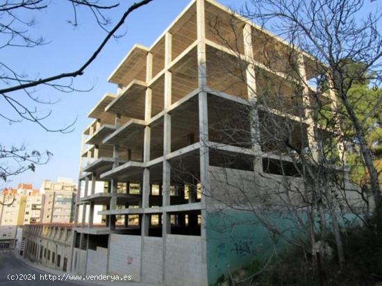 EDIFICIO EN CONSTRUCCIÓN EN TORTOSA - TARRAGONA