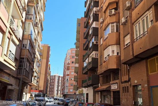 SE VENDE PLAZA DE GARAJE, CALLE CARLOS III - MURCIA