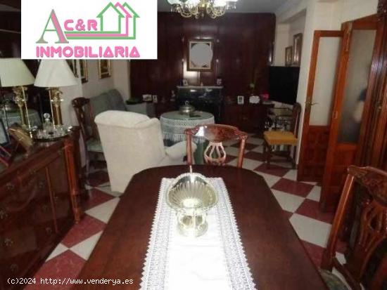 GRAN CASA CON COCHERA + LOCAL¡¡ - CORDOBA