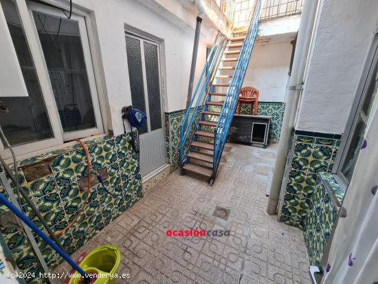 CASA Y PISO INDEPENDIENTES A LA VENTA - CORDOBA