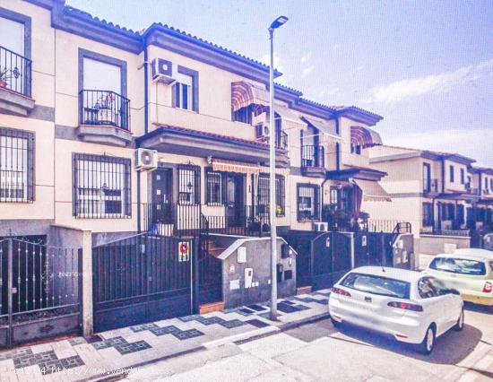  Vivienda unifamiliar adosada, situada en la calle Mirlo de Maracena. - GRANADA 