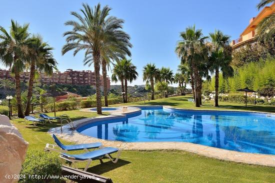  se vende piso en la reserva de marbella con inquilino - MALAGA 