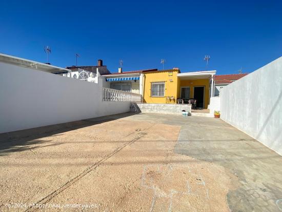 BUNGALOW EN TORRETAS - TORREVIEJA - ALICANTE