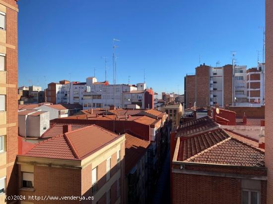  CALLE PANADEROS - VALLADOLID 