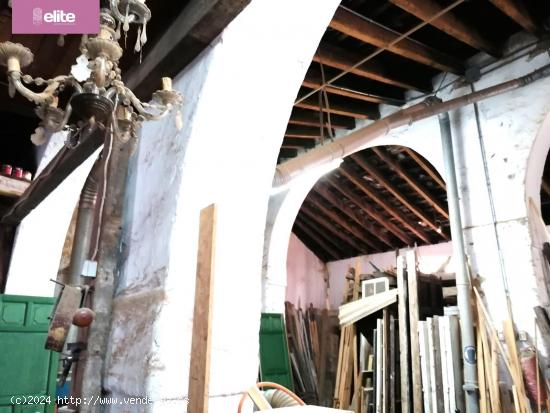 ESTUPENDO CASCO DE BODEGA EN PLENO CENTRO DE JEREZ - CADIZ