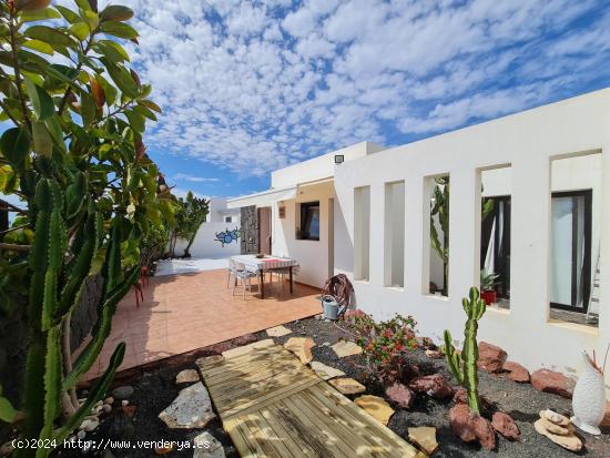 Villa pareada de 3 dormitorios en Playa Blanca, Lanzarote - LAS PALMAS