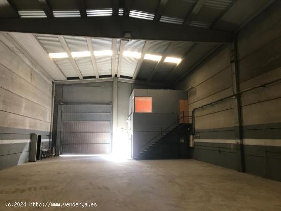  NAVE INDUSTRIAL EN VENTA EN SENTMENAT - BARCELONA 