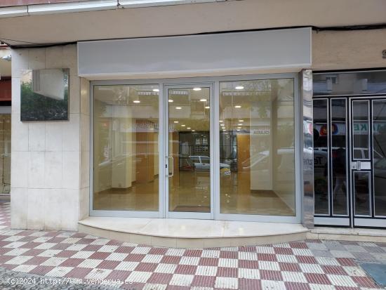  local comercial de 100 m en alquiler junto  Olaria en francesc Macià de Vilanova i la Geltrú - BAR 