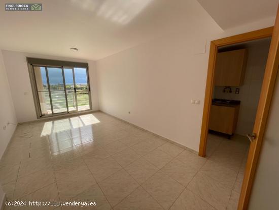 Piso de ·3 Dormitorios, 2 Baños, Cocina Independiente, Comedor, Terraza de 9 m2 y Orientacion Sur 