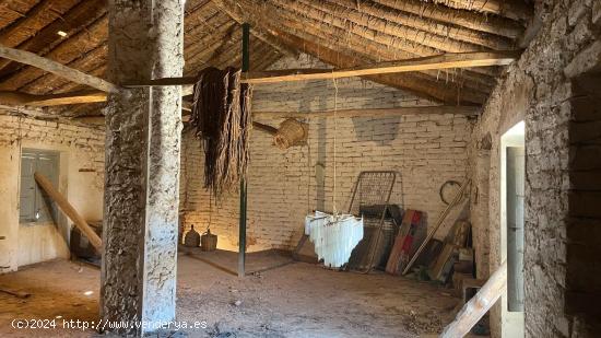 Casa en venta frente a Mercadona en Casas Ibáñez - ALBACETE