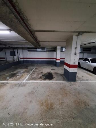 Plaza parking en complejo Mundet. - BARCELONA