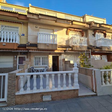 adosado tipo triplex de 4 dorm en la torre de la horadada - ALICANTE