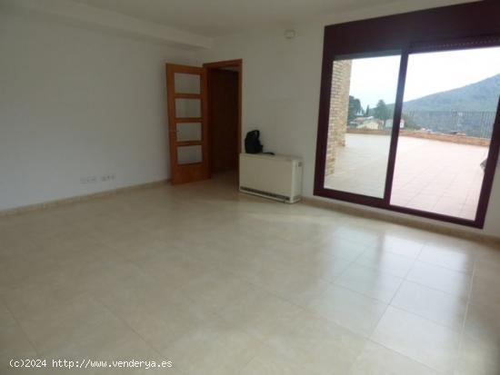 ATICO precioso semi nuevo, 3 h., 2 b. con ascensor y terraza de 80 m2. pàrking opcional. - BARCELON