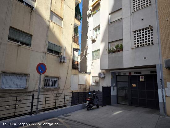 PLAZA DE GARAJE EN VENTA EN GRANADA - GRANADA