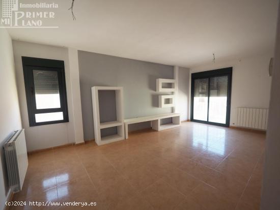 Oportunidad piso de 3 dormitorios 2 baños garaje y trastero junto a calle oriente - CIUDAD REAL