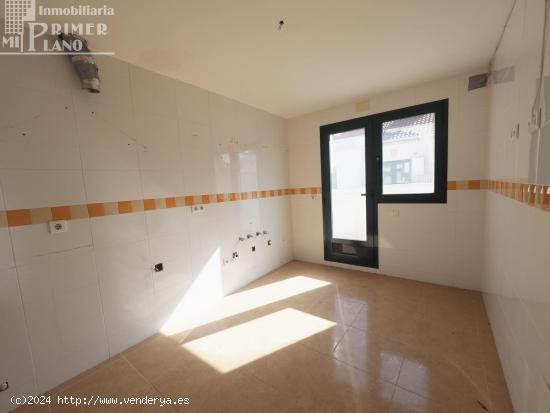 Oportunidad piso de 3 dormitorios 2 baños garaje y trastero junto a calle oriente - CIUDAD REAL