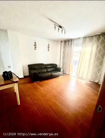 ALQUILER DE LINDA VIVIENDA SIN AMOBLAR ZONA CAROLINAS ALTAS CON PATIO - ALICANTE