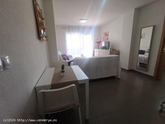 SE ALQUILA BONITO APARTAMENTO POR TEMPORADAS CON PISCINA !! - MURCIA