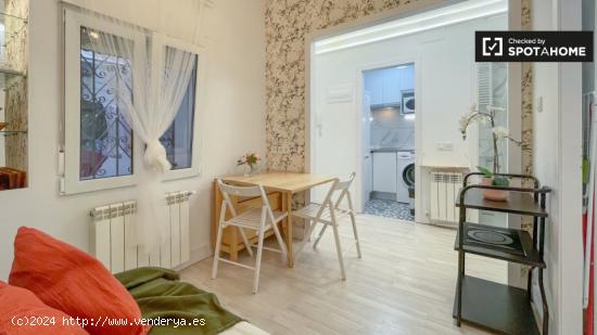 Apartamento de 2 dormitorios en alquiler en Madrid - MADRID