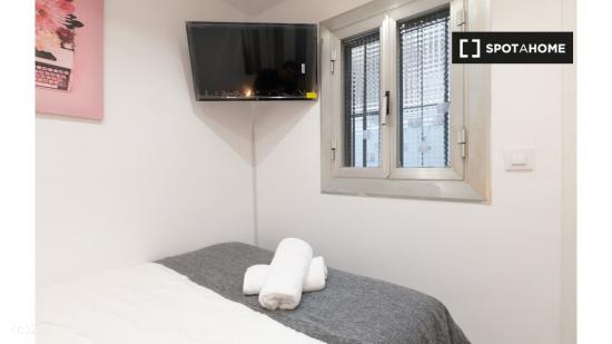 Habitaciones en piso de 5 dormitorios en El Born, Barcelona - BARCELONA