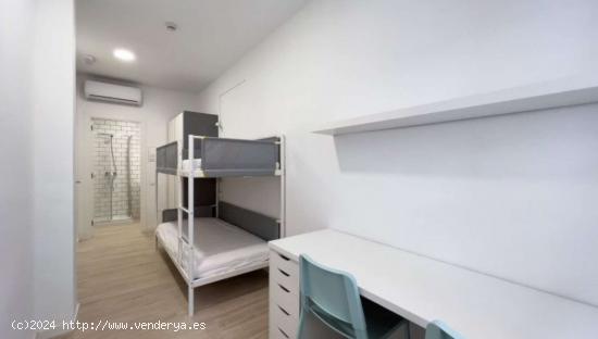 Habitación doble compartida en residencia de estudiantes para alquilar en Barcelona - BARCELONA