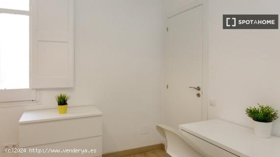 Habitación en piso compartido en valencia. - BARCELONA