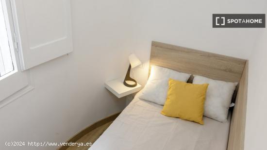 Habitación en piso compartido en valencia. - BARCELONA