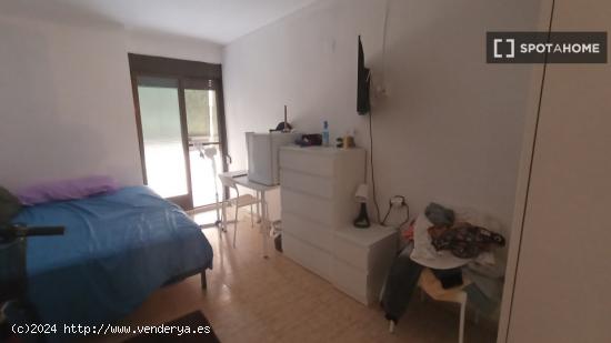 Se alquila habitación en piso compartido en Burjassot - VALENCIA