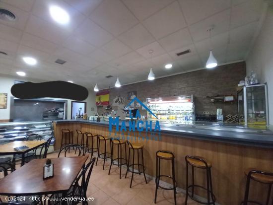 INMOBILIARIA LA MANCHA VENDE BAR - RESTAURANTE CON NAVE EN EL POLÍGONO CAMPOLLANO - ALBACETE