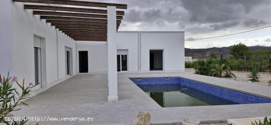 IMPECABLE VILLA EN MACISVENDA ABANILLA ! - MURCIA