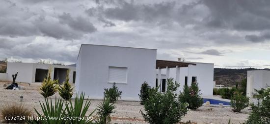 IMPECABLE VILLA EN MACISVENDA ABANILLA ! - MURCIA