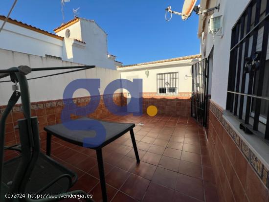 ADOSADO EN VENTA EN LA PALMA DEL CONDADO - HUELVA