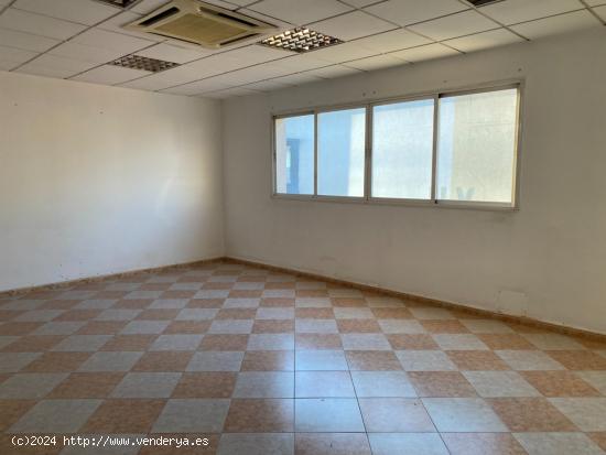 ALQUILER DE NAVE INDUSTRIAL PARA OFICINAS O CUALQUIER TIPO DE NEGOCIO - GRANADA