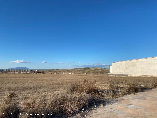 VENTA DE 14.500 M2 DE TERRENO INDUSTRIAL EN EL POLIGONO INDUSTRIAL TECNOLOGICO DE ESCUZAR - GRANADA