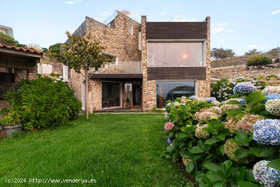 Chalet  idílico al borde del Atlántico - PONTEVEDRA