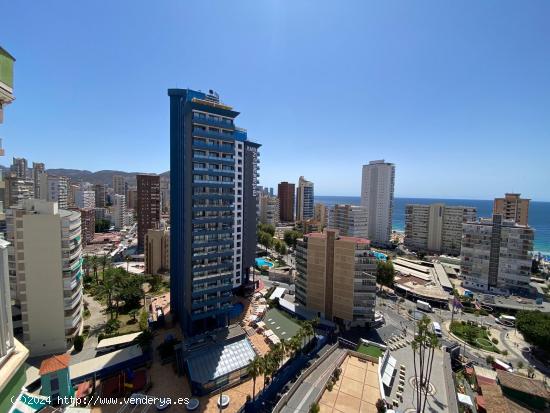 IMPRESIONANTE ATICO EN EL CENTRO DE BENIDORM - ALICANTE