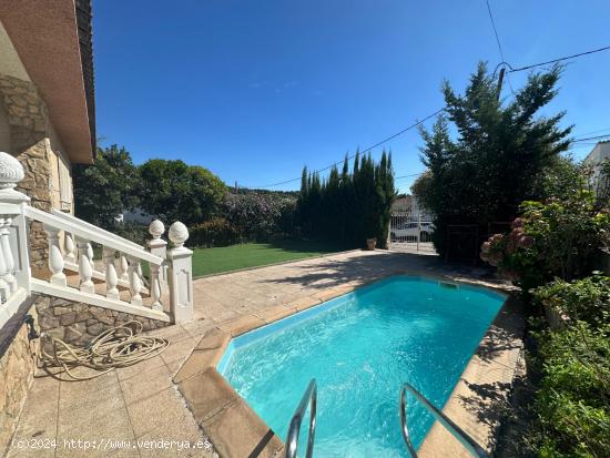 CASA CON PISCINA EN PINEMAR - BARCELONA