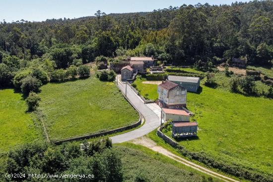 Preciosa casa rural con terreno enorme en Dumbría - A CORUÑA