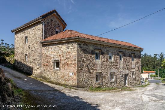 Preciosa casa rural con terreno enorme en Dumbría - A CORUÑA