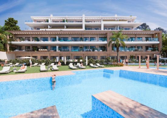 Apartamento de 3 dormitorios con vistas al mar en Estepona - MALAGA