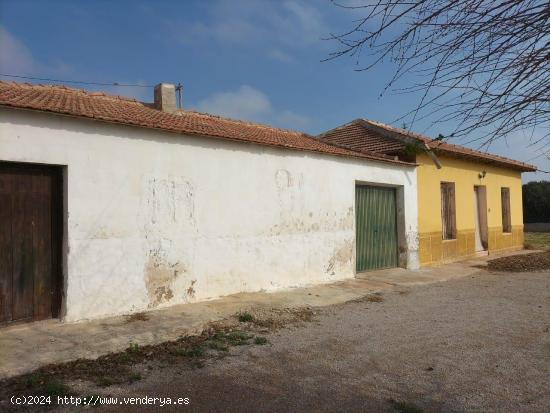 CASA DE CAMPO EN ARROBA DEL PALOMARES(CATRAL) - ALICANTE